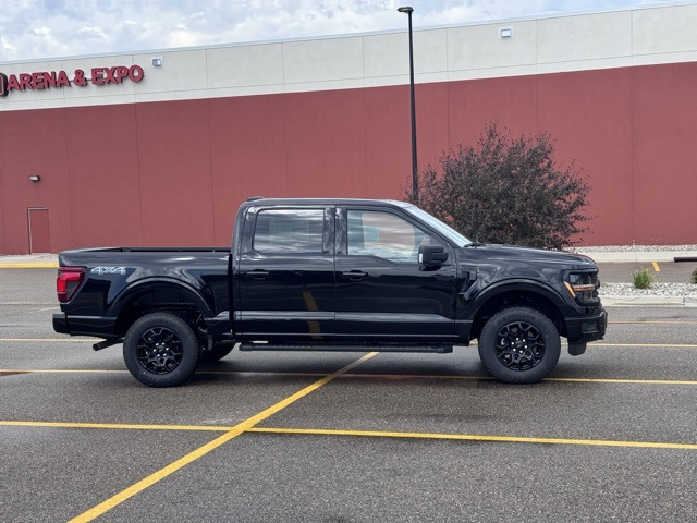 2025 Ford F-150 XLT photo 2