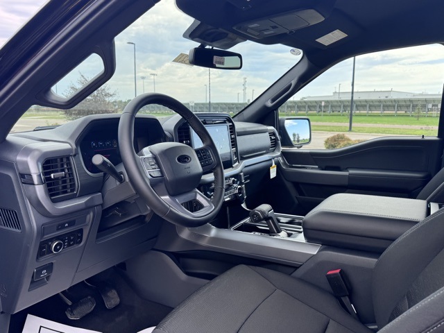 2025 Ford F-150 XLT photo 7
