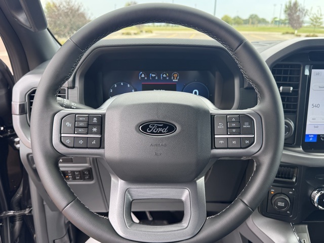 2025 Ford F-150 XLT photo 8