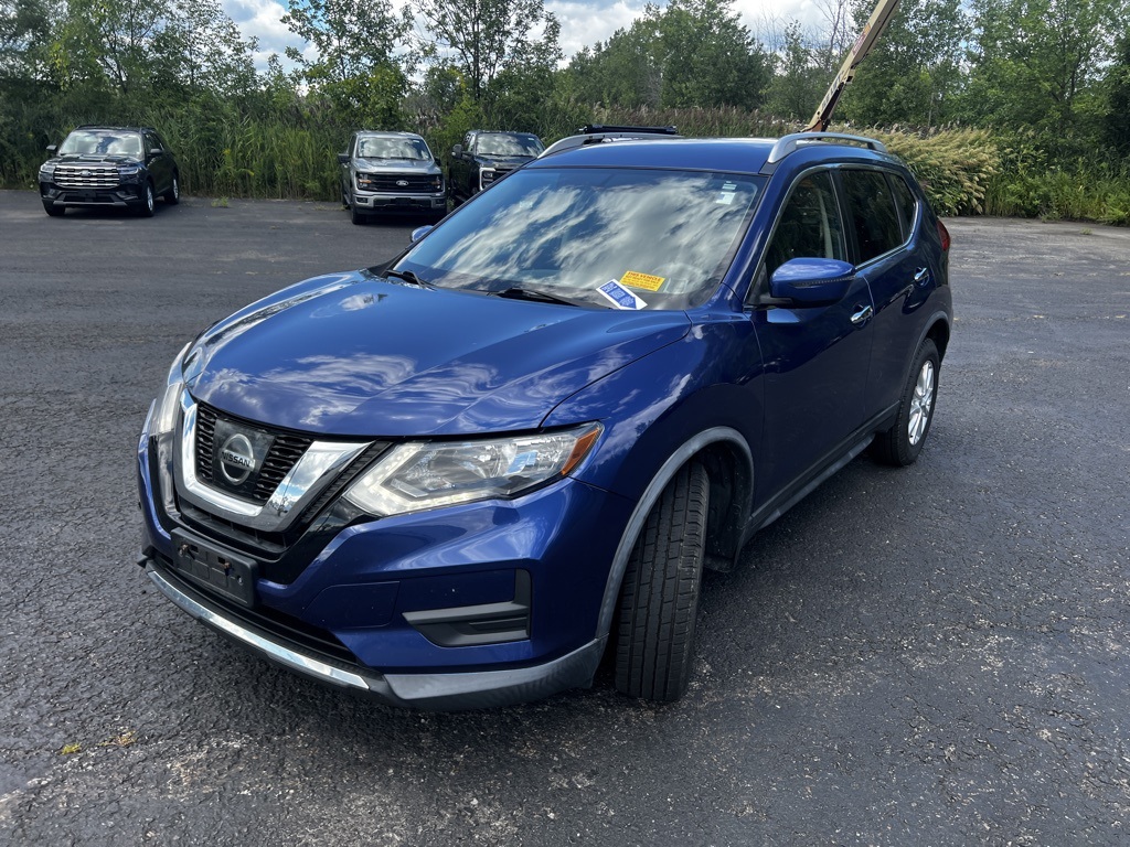 2017 Nissan Rogue SV photo 8