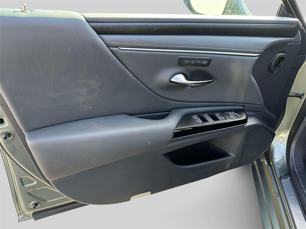 new 2025 Lexus ES car, priced at $47,675