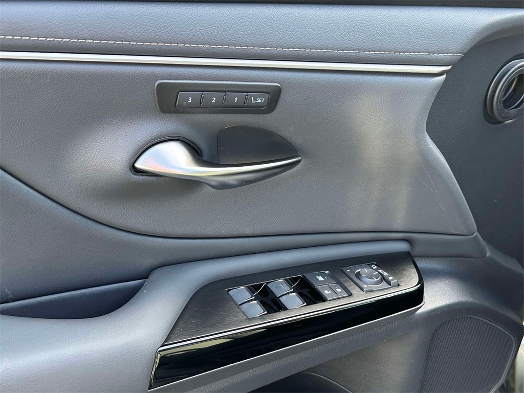 new 2025 Lexus ES car, priced at $47,675