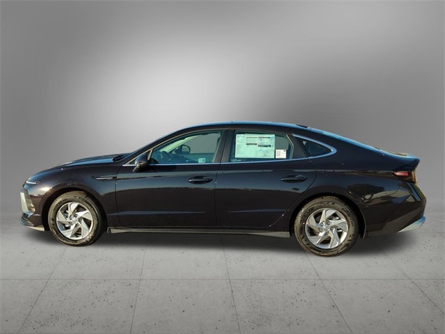 2025 Hyundai Sonata SE photo 3