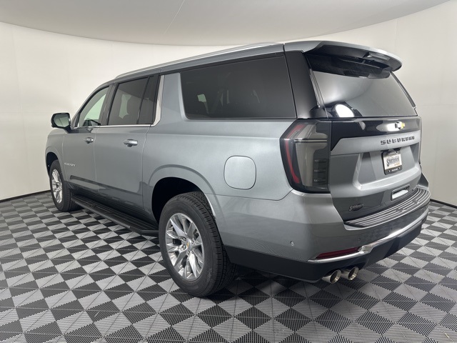 2026 Chevrolet Suburban Premier photo 4