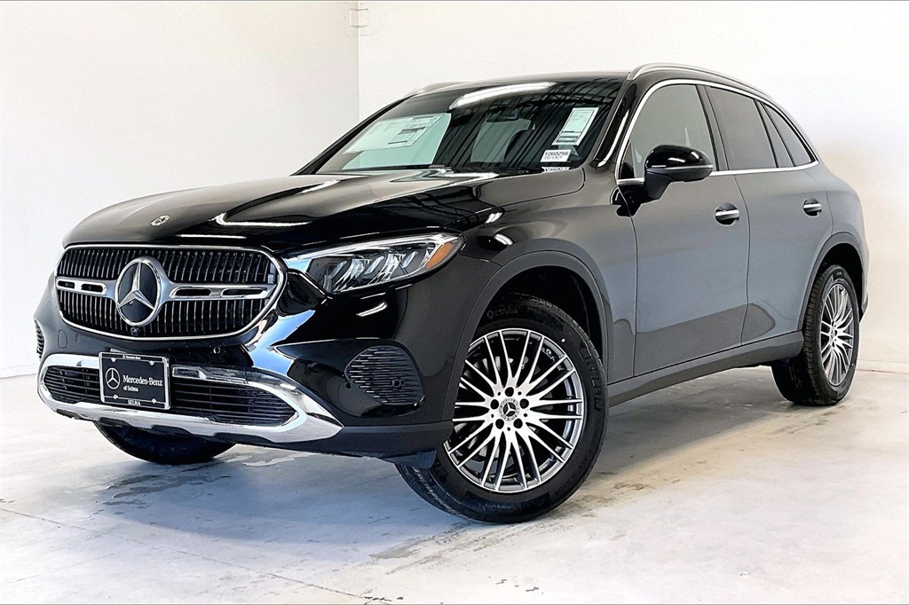 2026 Mercedes Benz GLC 300 photo 2