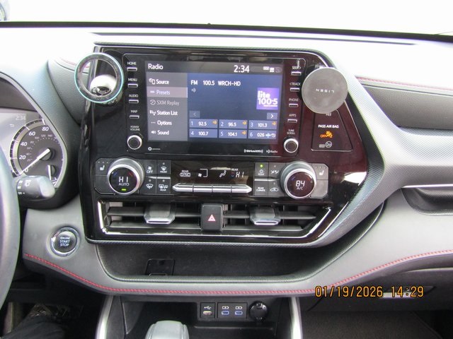 used 2022 Toyota Highlander car