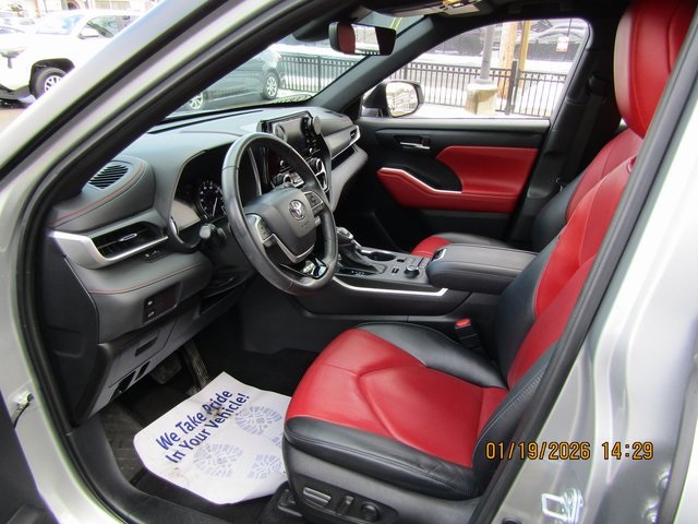 used 2022 Toyota Highlander car