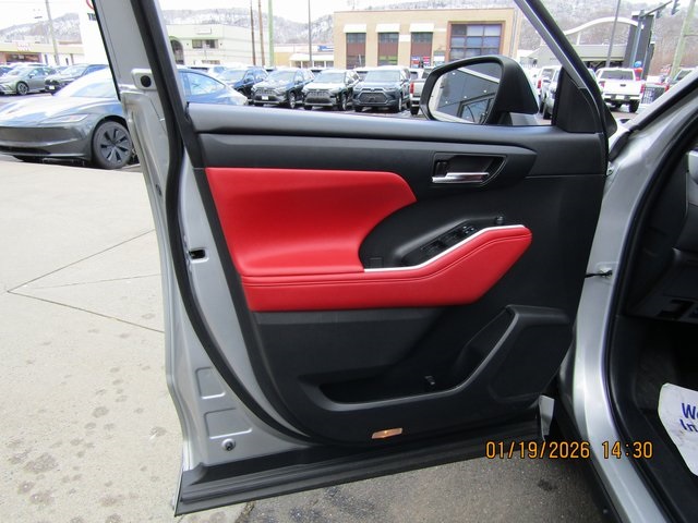 used 2022 Toyota Highlander car