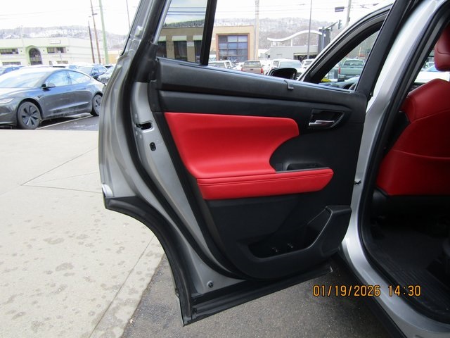 used 2022 Toyota Highlander car