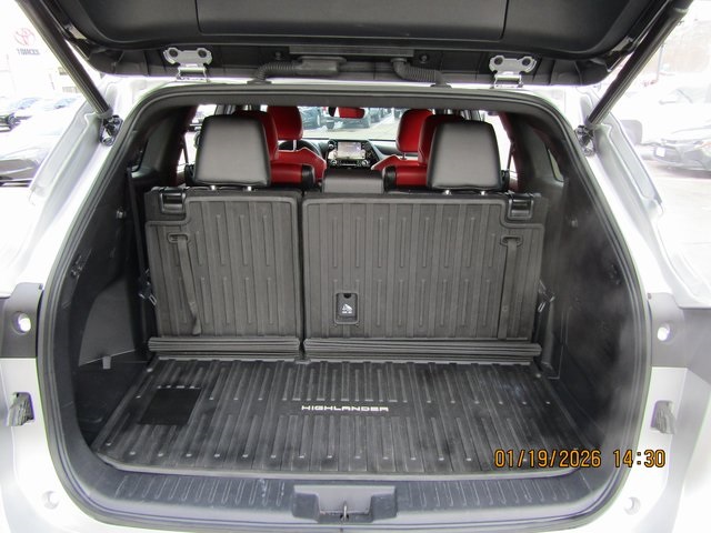 used 2022 Toyota Highlander car