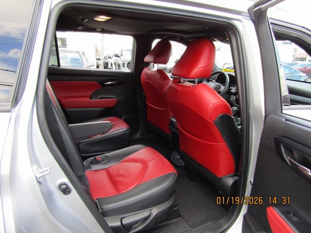 used 2022 Toyota Highlander car