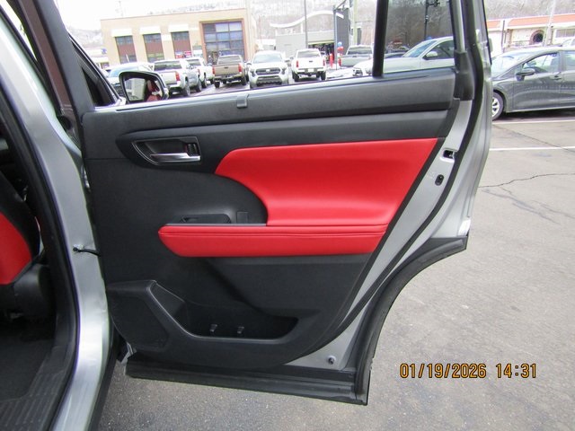 used 2022 Toyota Highlander car