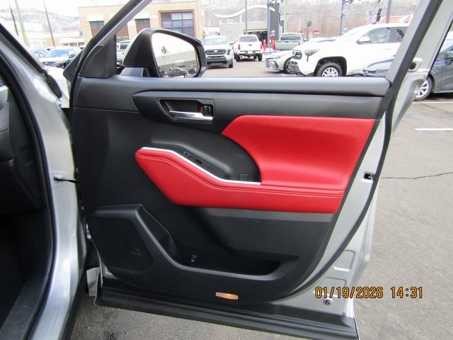 used 2022 Toyota Highlander car