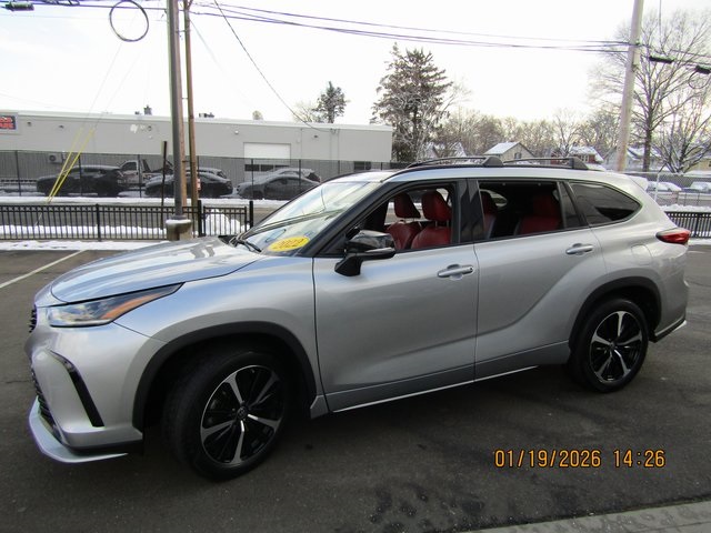 used 2022 Toyota Highlander car