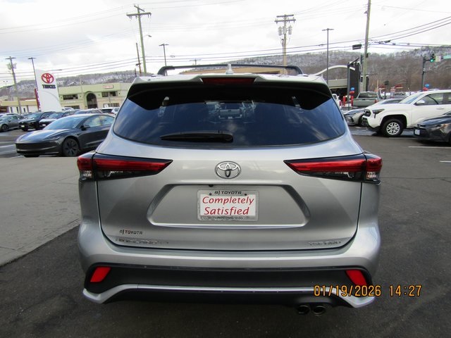 used 2022 Toyota Highlander car