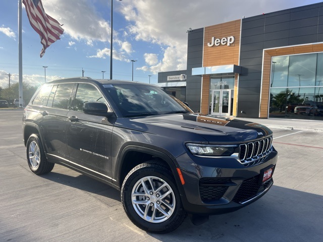 2025 Jeep Grand Cherokee Laredo's photo