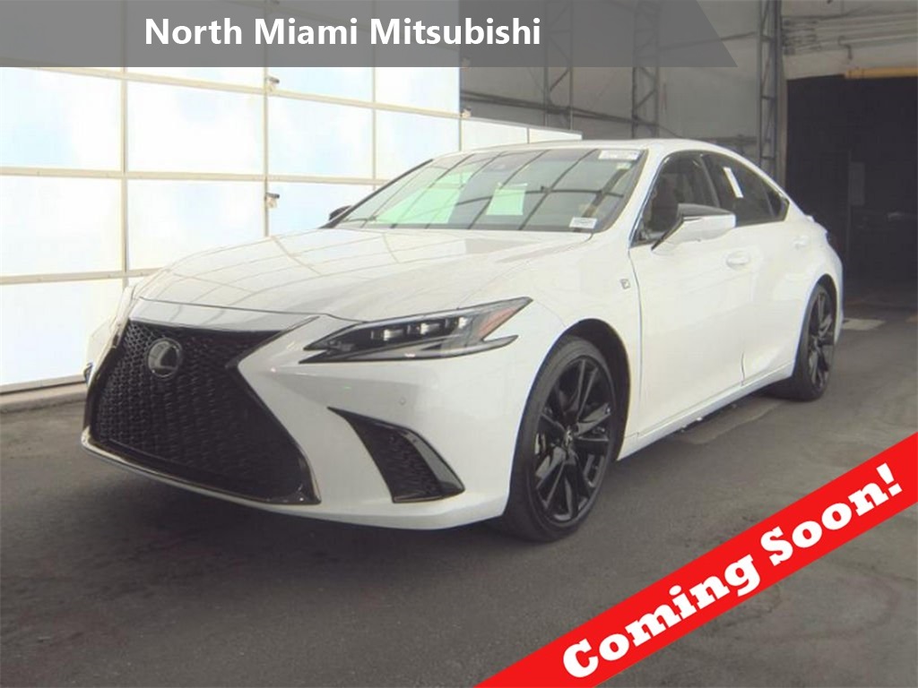 2023 Lexus ES Hybrid 300h's photo