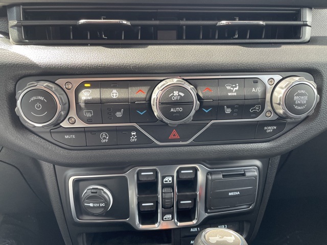 2025 Jeep Wrangler Sport S photo 14