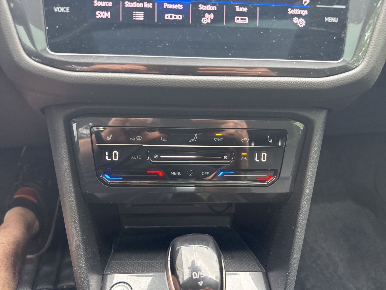 2022 White Volkswagen Tiguan 2.0T SE AWD SUV