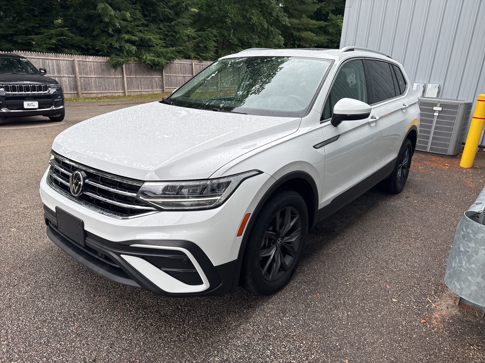 2022 White Volkswagen Tiguan 2.0T SE AWD SUV
