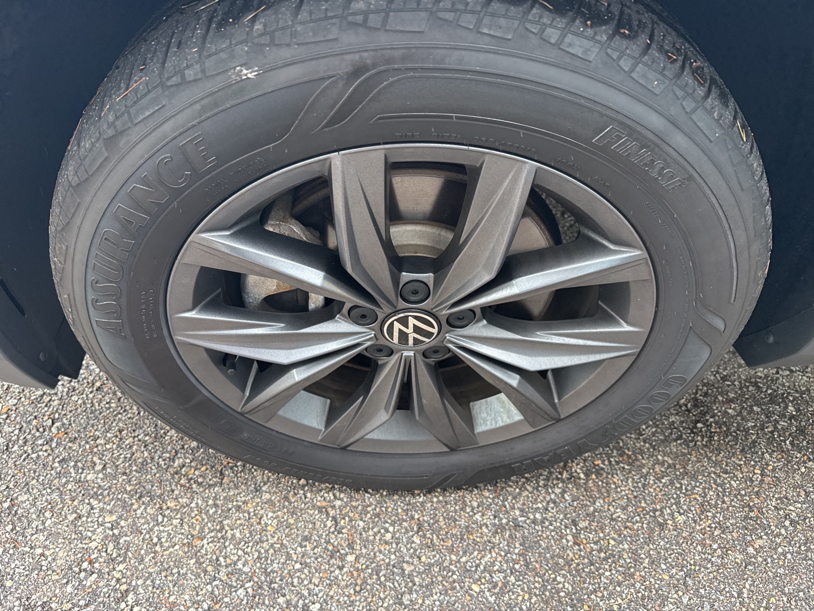 2022 White Volkswagen Tiguan 2.0T SE AWD SUV