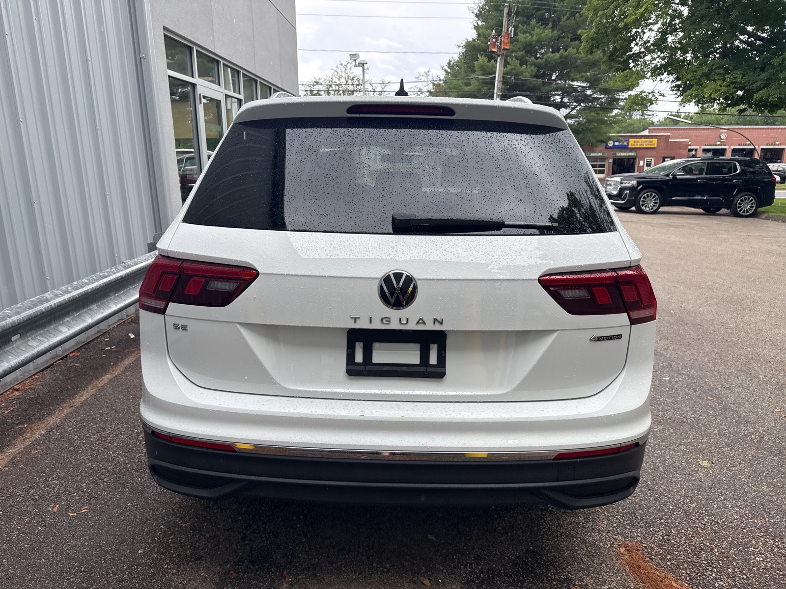 2022 White Volkswagen Tiguan 2.0T SE AWD SUV