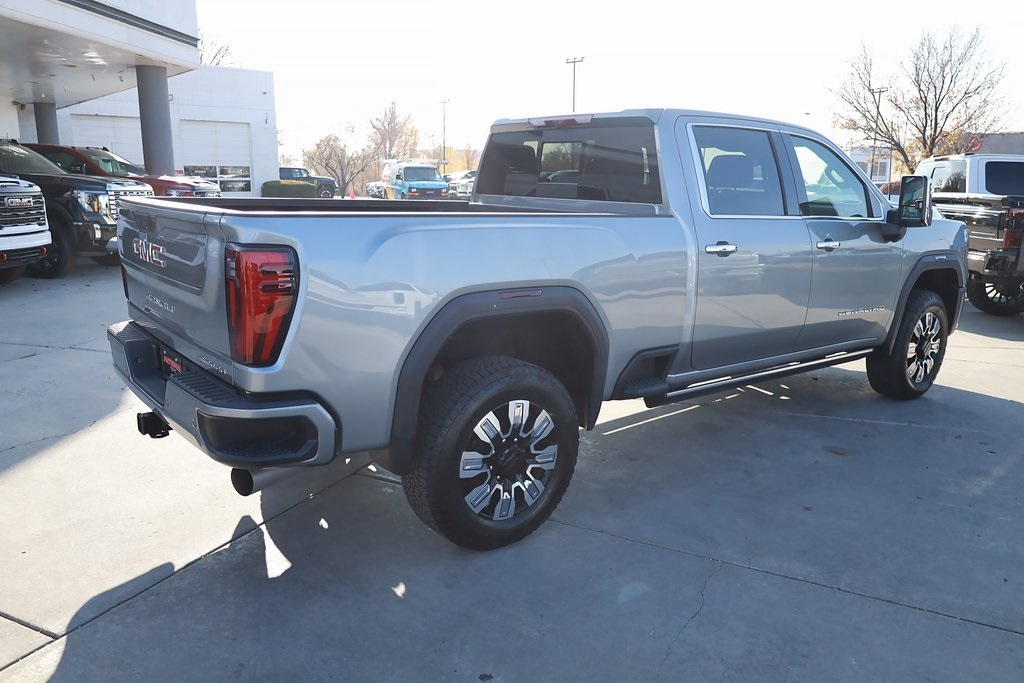 2025 Gmc Sierra 3500 HD Denali photo 3