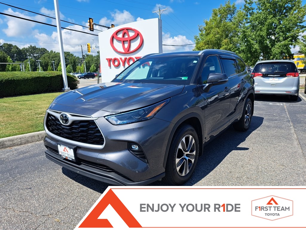2022 Toyota Highlander XLE SUV AWD 1