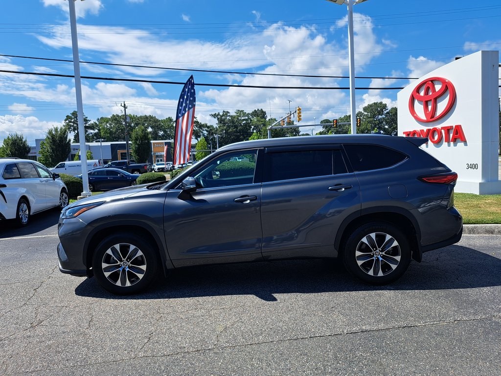 2022 Toyota Highlander XLE SUV AWD 13