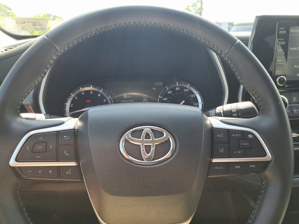 2022 Toyota Highlander XLE SUV AWD 16