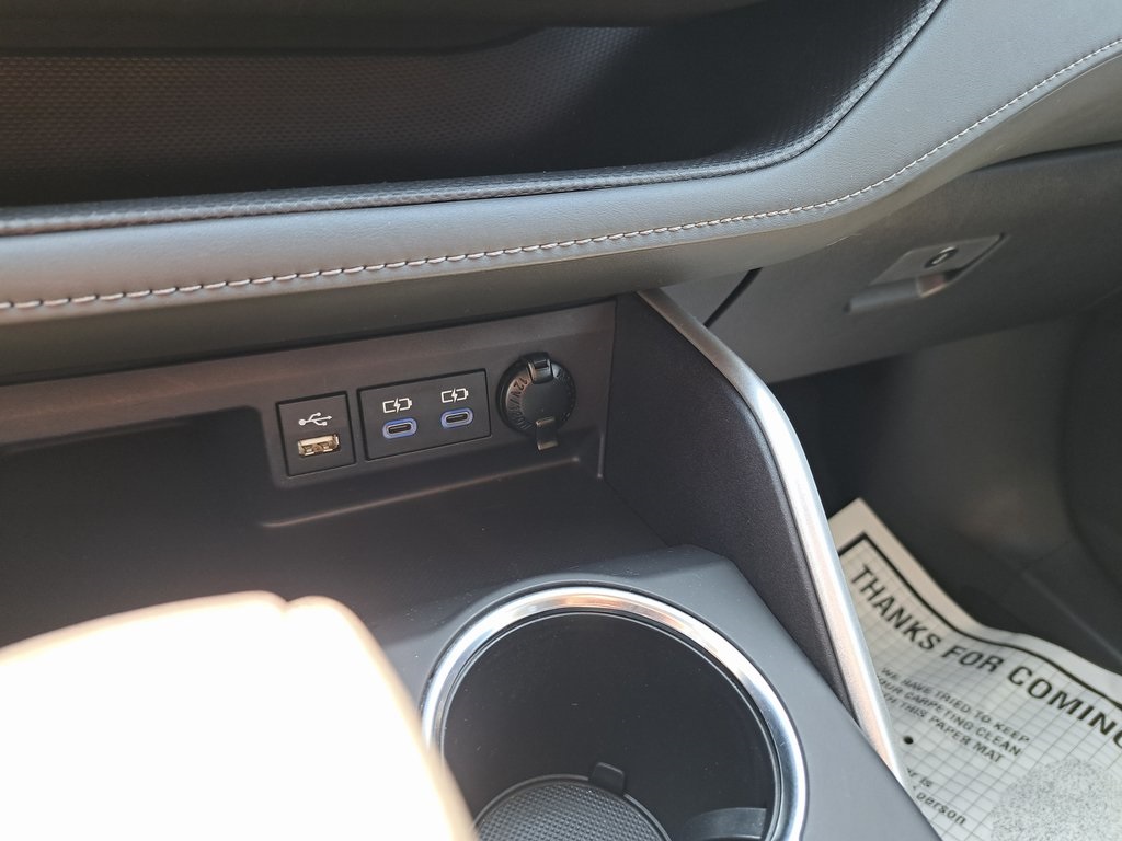 2022 Toyota Highlander XLE SUV AWD 20