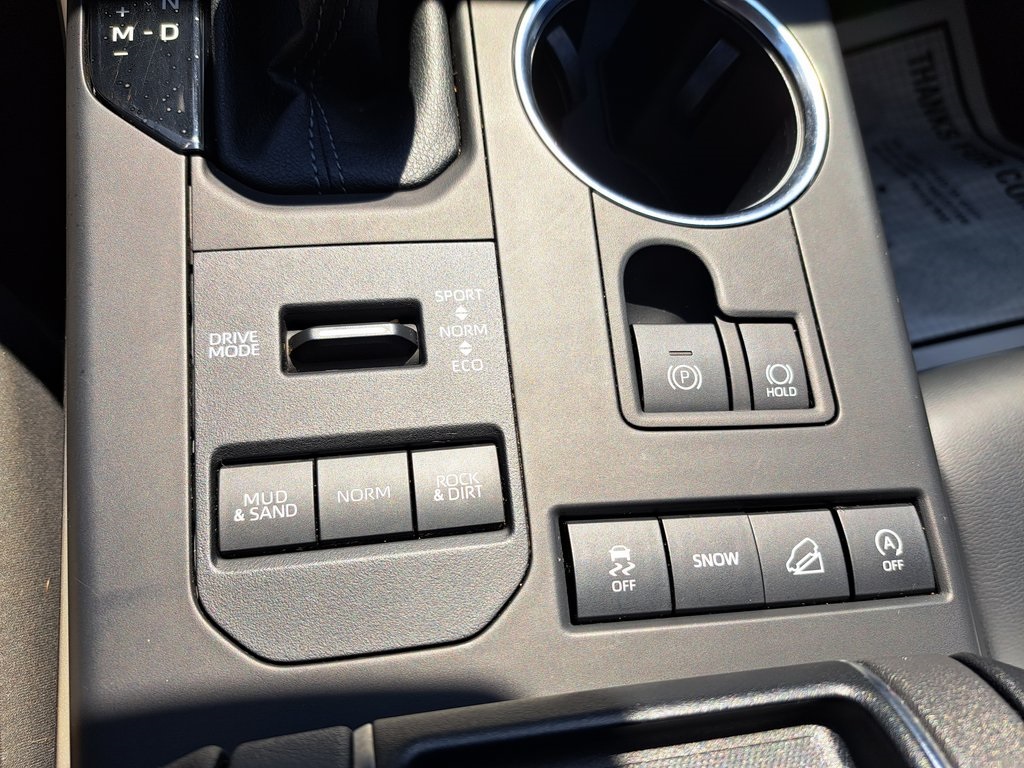 2022 Toyota Highlander XLE SUV AWD 22