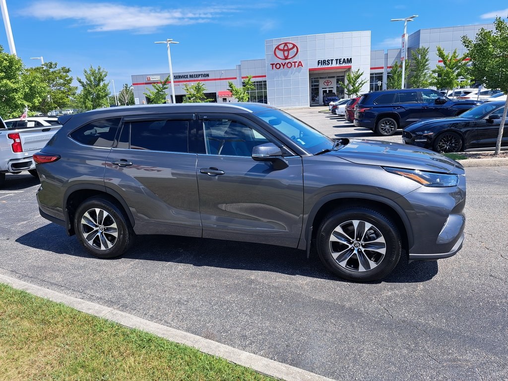 2022 Toyota Highlander XLE SUV AWD 7
