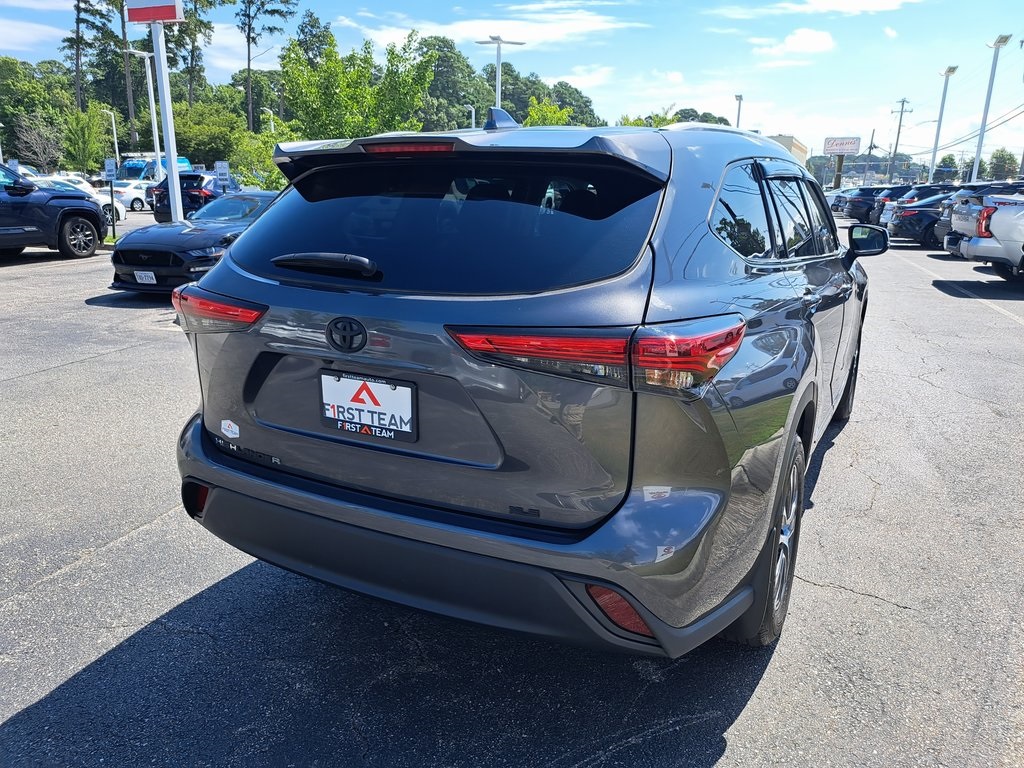 2022 Toyota Highlander XLE SUV AWD 9