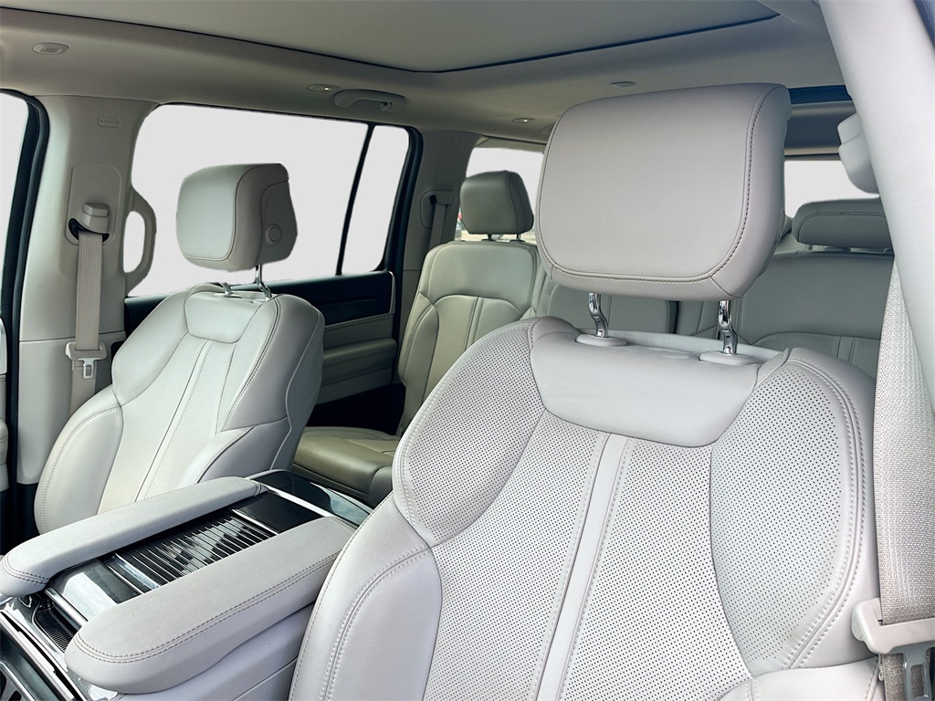 2023 Jeep Wagoneer Base photo 22