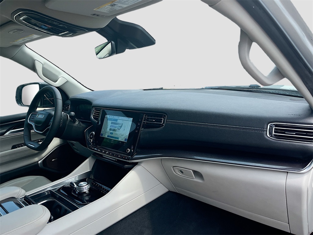 2023 Jeep Wagoneer Base photo 32