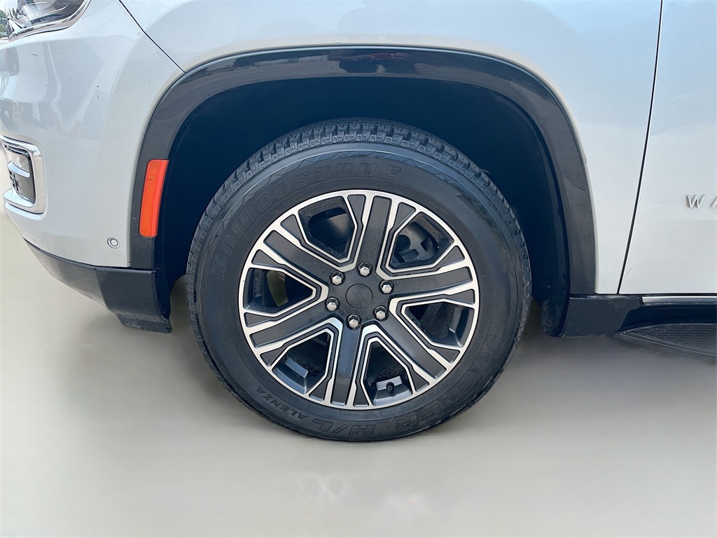 2023 Jeep Wagoneer Base photo 34