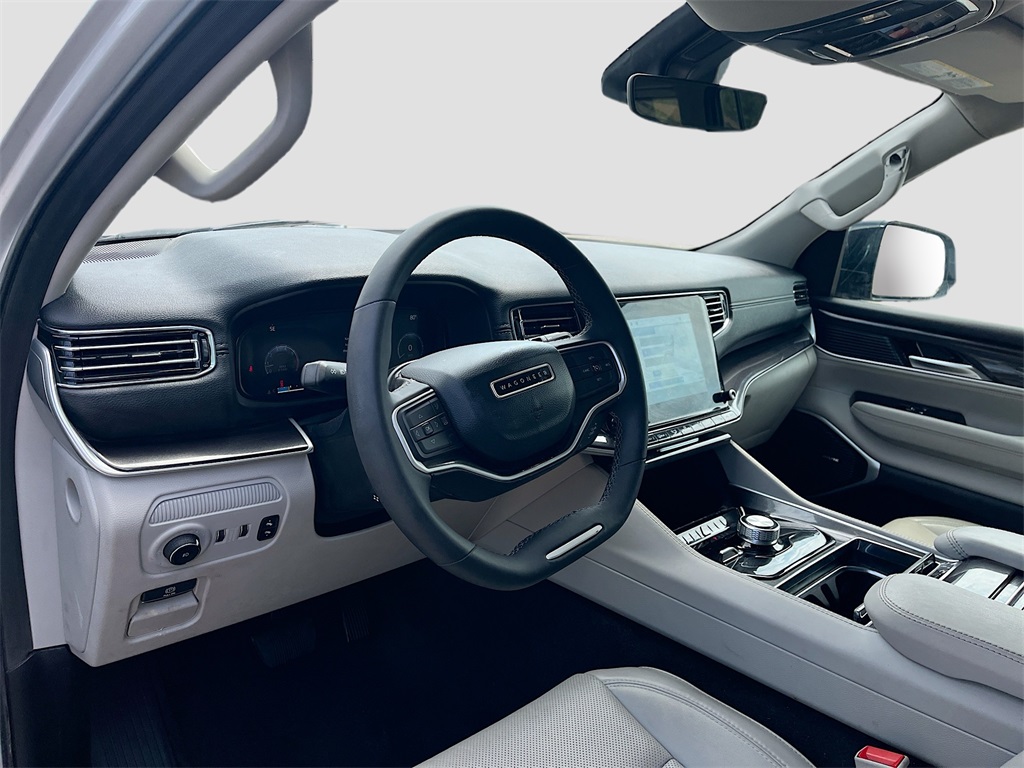 2023 Jeep Wagoneer Base photo 9