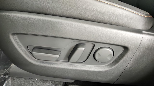 new 2025 Mazda CX-70 PHEV car, priced at $55,915