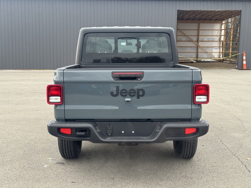 2026 Jeep Gladiator Sport photo 4