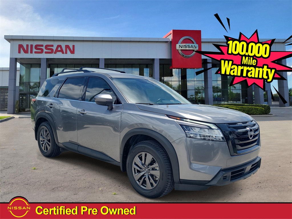 2022 Gun Metallic Nissan Pathfinder SV FWD SUV