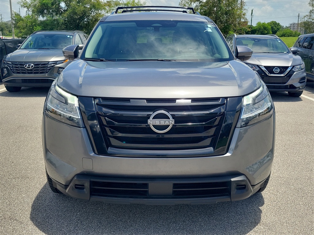 2022 Gun Metallic Nissan Pathfinder SV FWD SUV