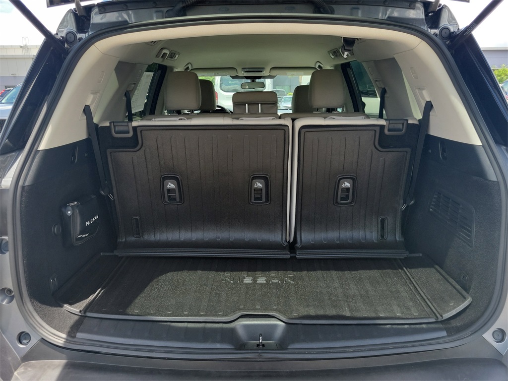 2022 Gun Metallic Nissan Pathfinder SV FWD SUV