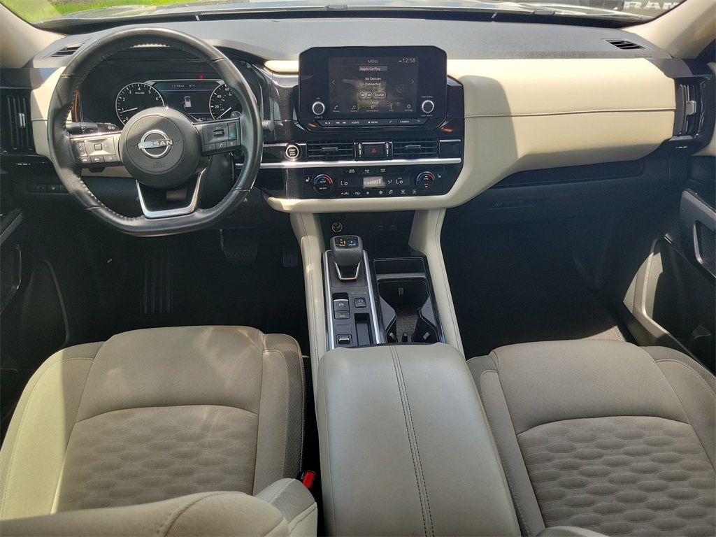 2022 Gun Metallic Nissan Pathfinder SV FWD SUV