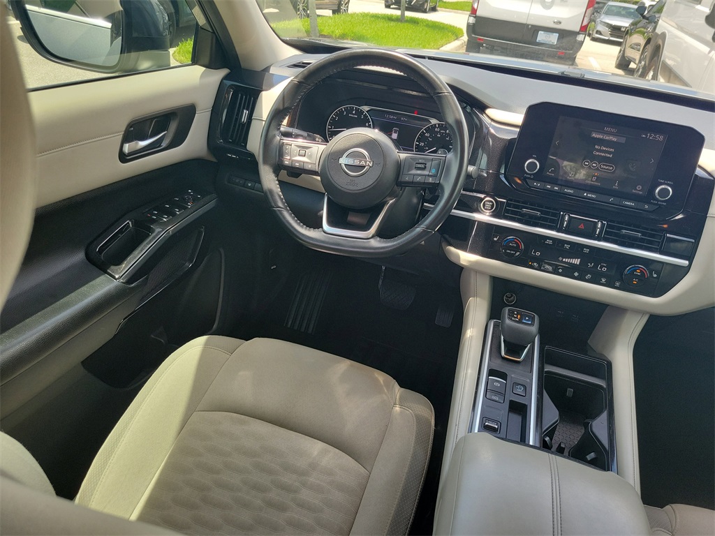 2022 Gun Metallic Nissan Pathfinder SV FWD SUV