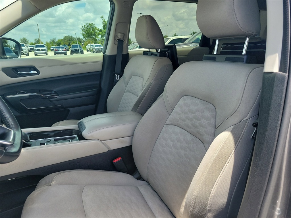 2022 Gun Metallic Nissan Pathfinder SV FWD SUV