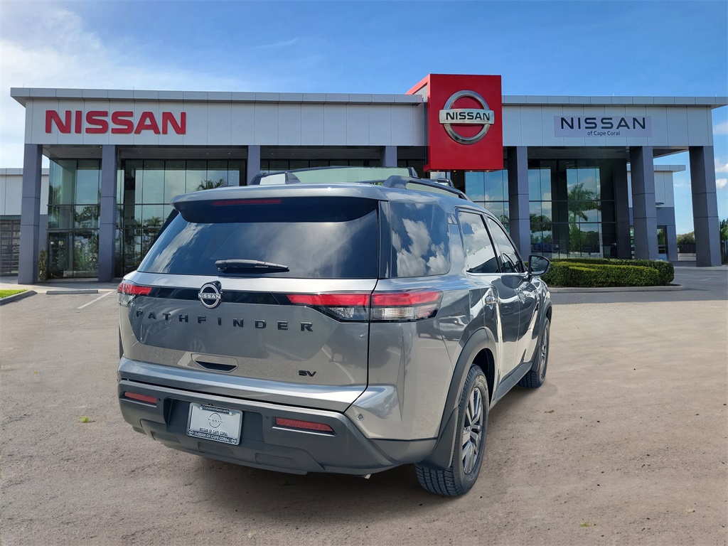 2022 Gun Metallic Nissan Pathfinder SV FWD SUV
