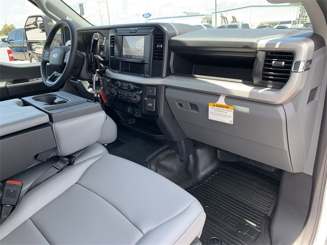 2025 Oxford White Ford Super Duty F-250 SRW XL 4X4 Truck