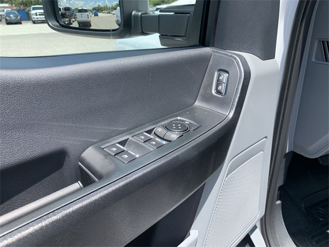 2025 Oxford White Ford Super Duty F-250 SRW XL 4X4 Truck