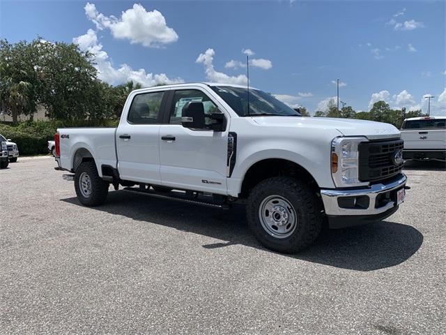 2025 Oxford White Ford Super Duty F-250 SRW XL 4X4 Truck